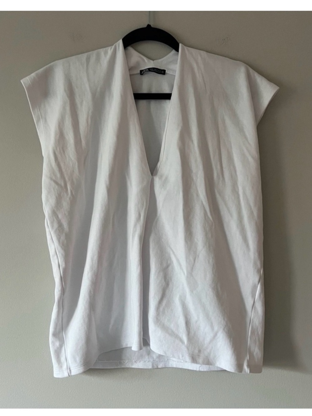 Zara White V-Neck Cap Sleeve / Nearly Sleeveless Top